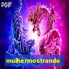 mulhermostrandoopeito